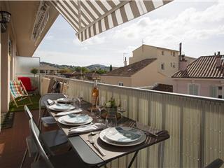 Location Vacances,  Appartement T4  pour 6 personnes à Sanary Centre Réf: SFN-M0389