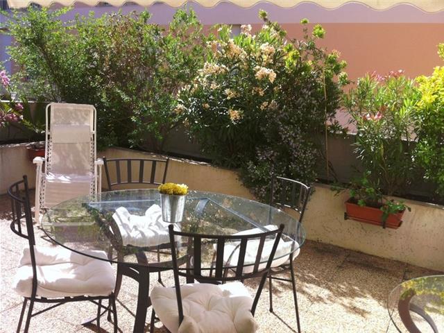 Location Vacances,  Appartement F3  pour 6 personnes à Sanary Réf: SFN-382