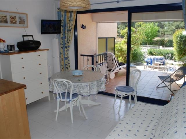 Location Vacances,  Studio pour 4 personnes à Sanary Réf: SFN-267