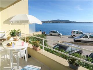 Location Vacances,  Appartement T3  pour 4 personnes à Sanary