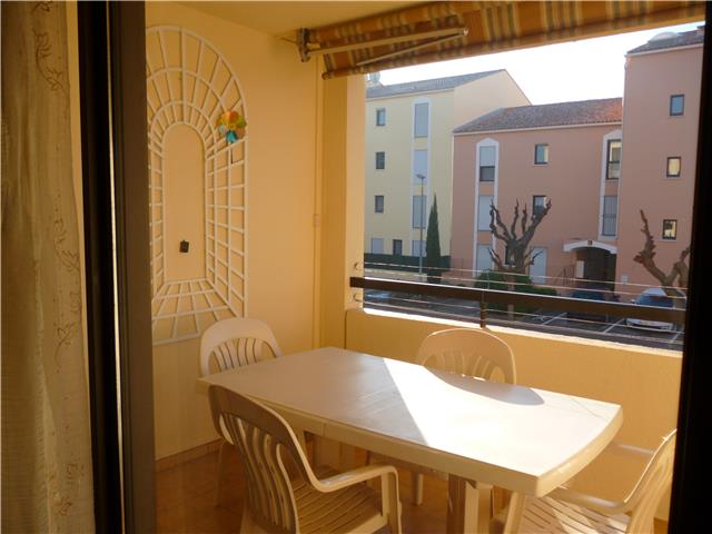 Location Vacances,  Appartement T3  pour 4 personnes à Sanary La Buge Réf: SFN-M0561