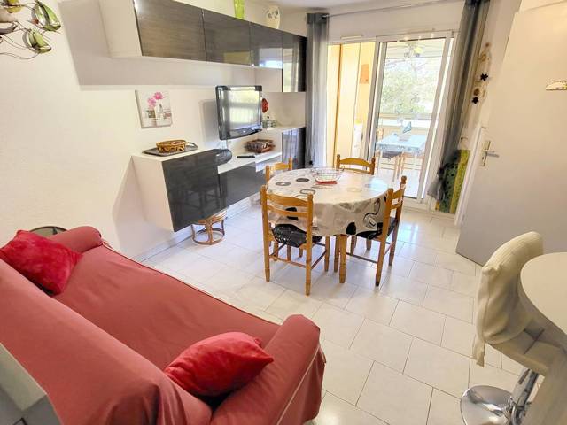 Location Vacances,  Appartement F3  pour 4 personnes à Six-Fours Réf: SFN-LAURIER 306