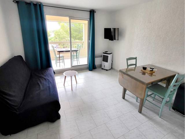 Location Vacances,  Appartement F2  pour 6 personnes à Six-Fours Réf: SFN-GENEVRIER 315