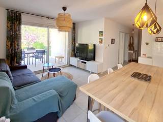 Location Vacances,  Appartement F3  pour 6 personnes à Six-Fours Réf: SFN-LYLOA 008 B