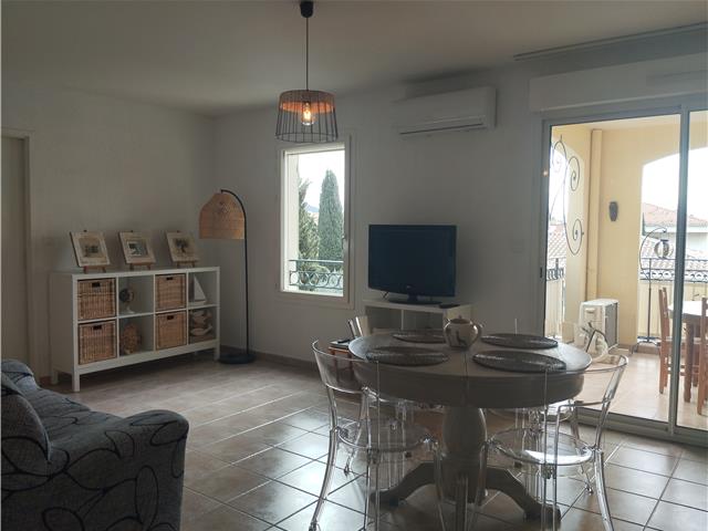 Location Vacances,  Appartement F2  pour 4 personnes à Sanary Centre Réf: SFN-M0562