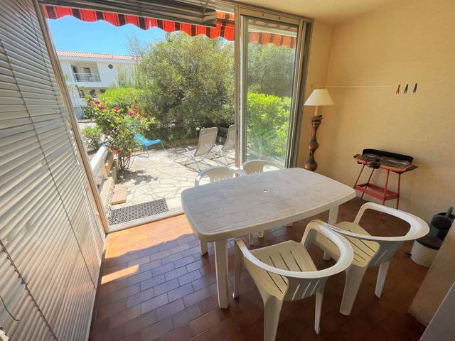 Location Vacances,  Appartement F3  pour 6 personnes à Saint Mandrier Pin Rolland Réf: SFN-289