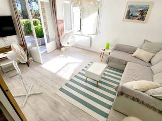 Location Vacances,  Appartement T2  pour 4 personnes à Six-Fours