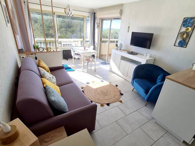 Location Vacances,  Appartement F2  pour 4 personnes à Six-Fours Réf: SFN-ALISIER 414