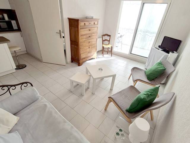Location Vacances,  Appartement F3  pour 4 personnes à Six-Fours Réf: SFN-MIMOSA 304
