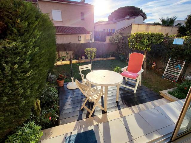 Location Vacances,  Appartement F2  pour 2 personnes à Six-Fours Réf: SFN-LES MARINES 05