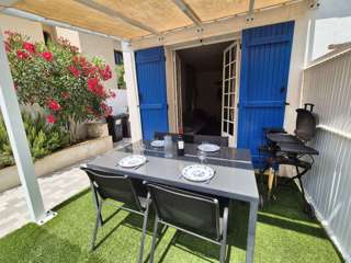 Location Vacances,  Appartement T2  pour 5 personnes à La Seyne Les Sablettes