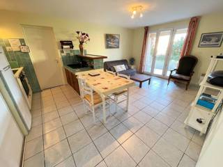 Location Vacances,  Appartement T5  pour 6 personnes à Saint Mandrier Village