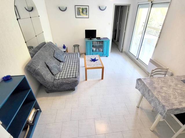 Location Vacances,  Appartement F2  pour 4 personnes à Six-Fours Réf: SFN-GENEVRIER 317