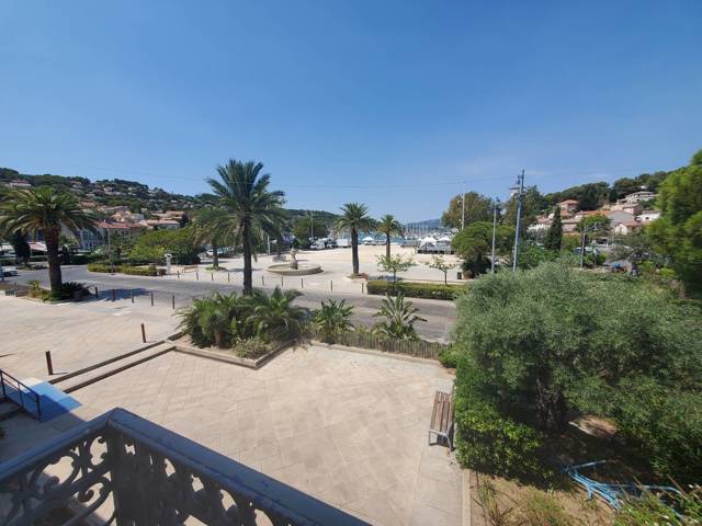 Location Vacances,  Appartement T4  pour 4 personnes à Saint Mandrier Village Réf: SFN-890