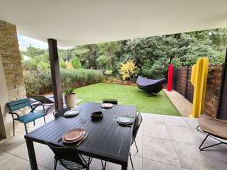 Location Vacances,  Appartement F2  pour 5 personnes à Saint Mandrier Pin Rolland Réf: SFN-290