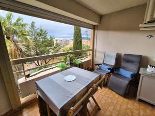 Location Vacances,  Appartement F2  pour 4 personnes à Saint Mandrier Pin Rolland