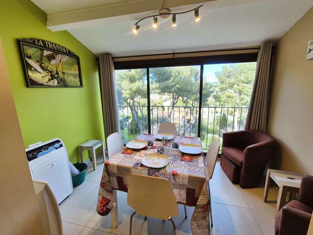 Location Vacances,  Appartement F3  pour 6 personnes à Saint Mandrier Pin Rolland Réf: SFN-303