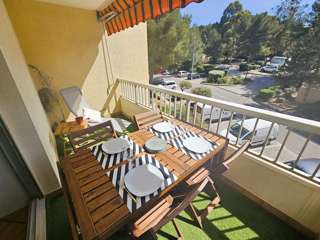 Location Vacances,  Appartement T2  pour 5 personnes à Saint Mandrier Pin Rolland Réf: SFN-226