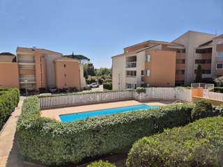 Location Vacances,  Appartement T2  pour 4 personnes à La Seyne Les Sablettes