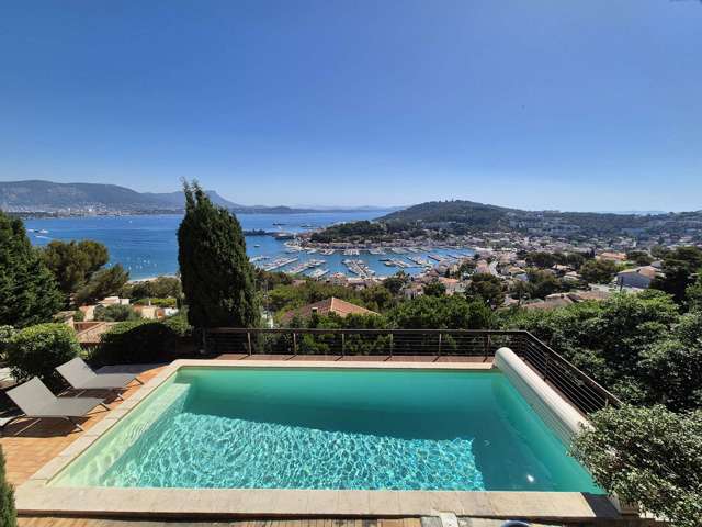Location Vacances,  Maison pour 12 personnes à Saint Mandrier Village Réf: SFN-302