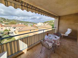 Location Vacances,  Appartement F5  pour 5 personnes à Saint Mandrier Village Réf: SFN-331