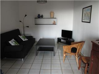 Location Vacances,  Appartement F2  pour 4 personnes à Sanary Réf: SFN-0096