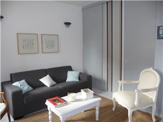 Location Vacances,  Appartement F2  pour 4 personnes à Sanary Centre Réf: SFN-M0111